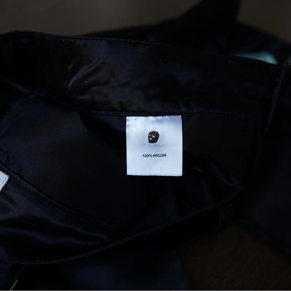 Youth in Balaclava trousers - Picture 5 of 8